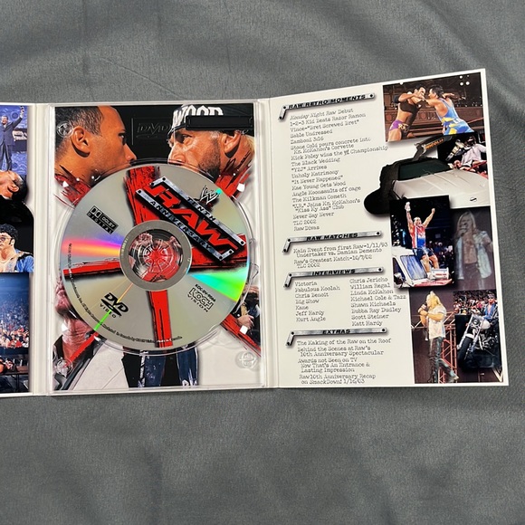 WWE RAW Tenth Anniversary - Picture 3 of 4